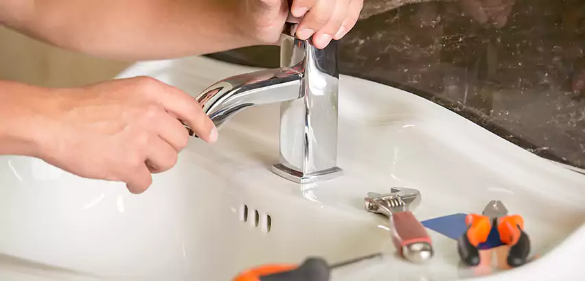 Bathtub Faucet Replacement in Rome